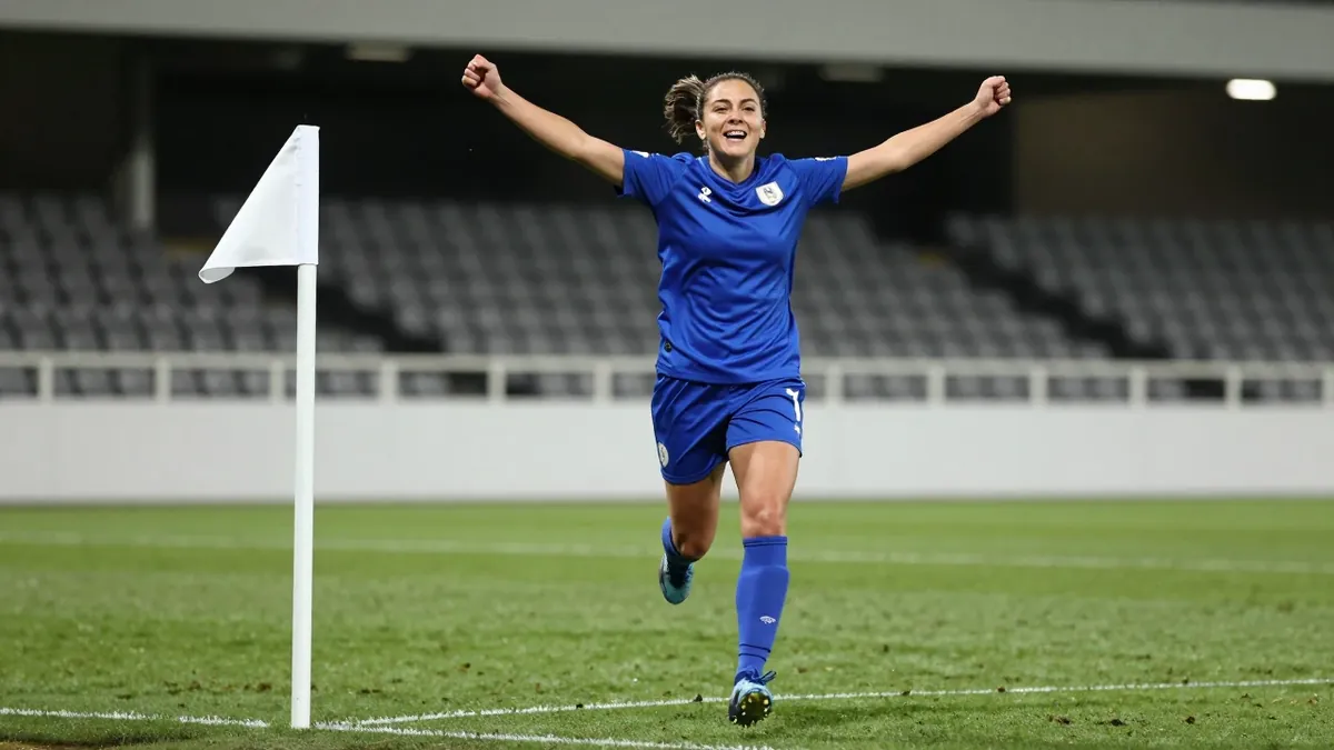 Johanna Renmark avgjorde med ett inlägg i 93:e minuten när Djurgården slog AIK 2-1 i en viktig seger för laget som nu...
